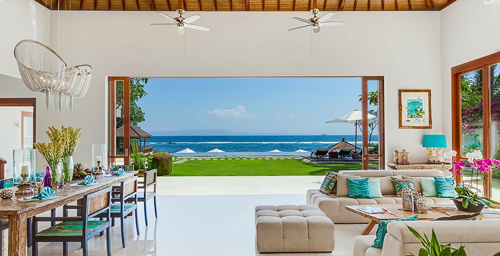 Villa Tirta Nila - View of the ocean across the lounge